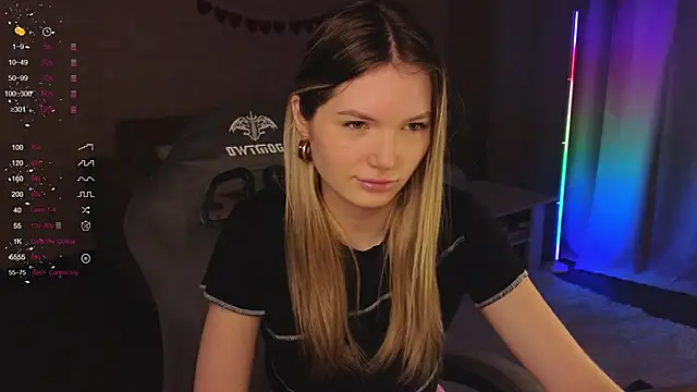 EvelynSin online show from December 4, 8:56 am