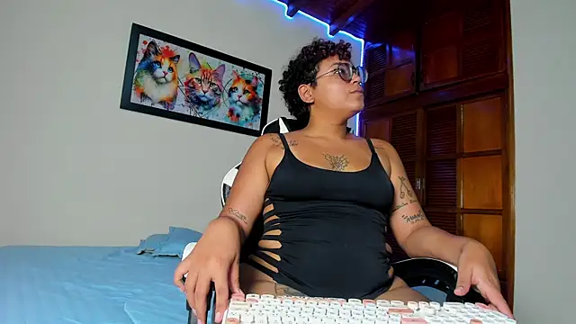 Snapshot of bellota_smitt chatting on October 17, 7:16 pm bellota smitt online show from October 17, 7:16 pm