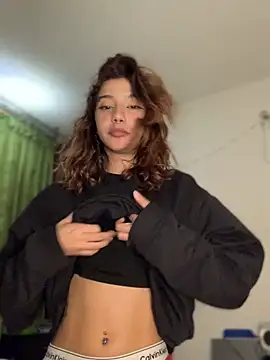 Snapshot of MiaaCute- chatting on January 16, 1:09 am MiaaCute- online show from January 16, 1:09 am