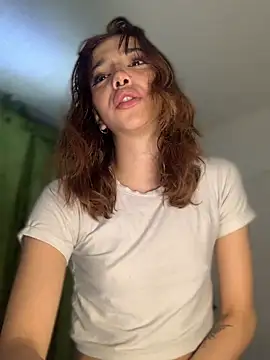 Snapshot of MiaaCute- chatting on January 18, 12:47 am MiaaCute- online show from January 18, 12:47 am