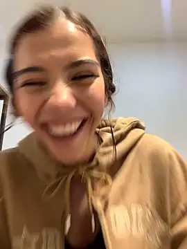 Snapshot of MiaaCute- chatting on March 10, 9:53 pm MiaaCute- online show from March 10, 9:53 pm