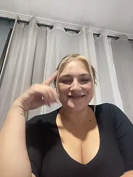 Snapshot of tumamifavvv9 chatting on October 16, 8:32 pm tumamifavvv9 online show from October 16, 8:32 pm