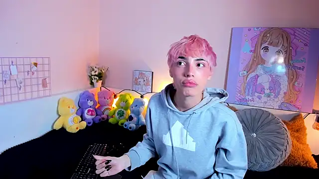 Snapshot of Strawberry_Kitty_ chatting on October 19, 4:02 am Strawberry Kitty online show from October 19, 4:02 am