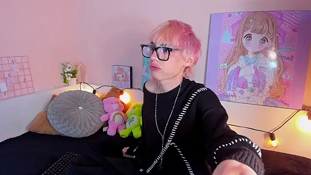 Snapshot of Strawberry_Kitty_ chatting on October 27, 3:32 am Strawberry Kitty online show from October 27, 3:32 am