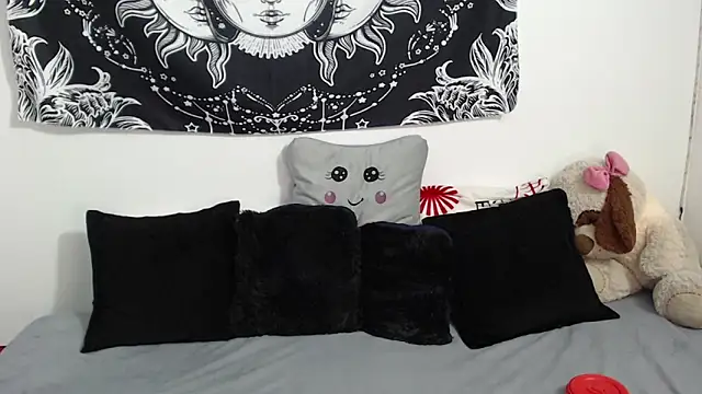 Snapshot of emily_n_abby chatting on November 7, 12:27 pm emily n abby online show from November 7, 12:27 pm