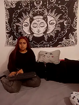 Snapshot of emily_n_abby chatting on November 11, 12:16 pm emily n abby online show from November 11, 12:16 pm