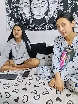emily n abby online show from June 6, 1:27 pm