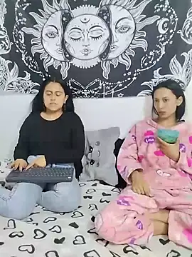 emily n abby online show from June 9, 1:12 pm