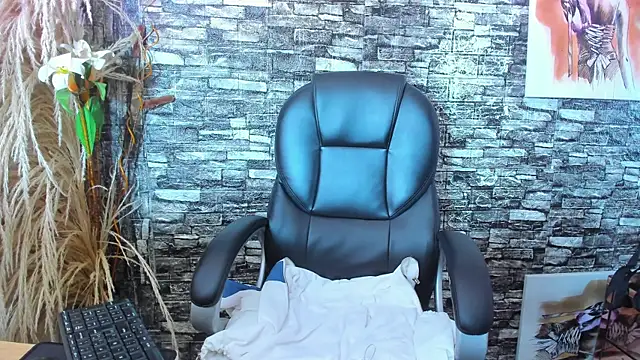 Snapshot of talialadyx chatting on December 3, 2:59 pm talialadyx online show from December 3, 2:59 pm