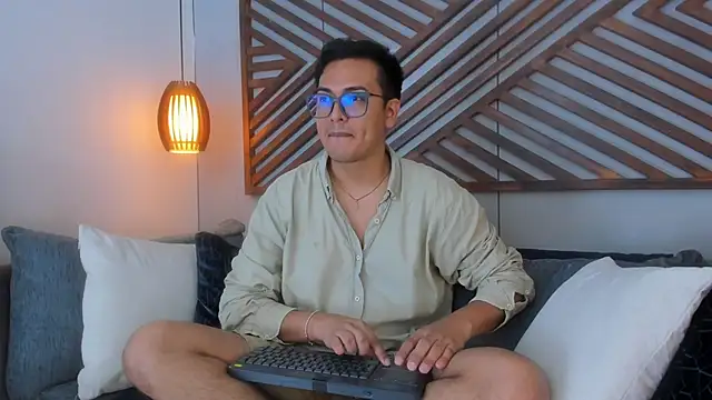 JohnBelRose online show from October 24, 8:05 pm