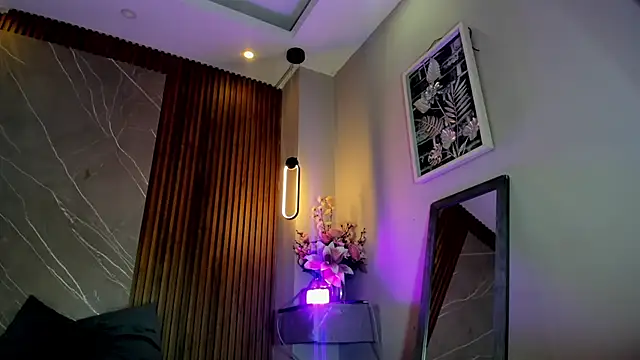 Snapshot of lucy__fox09 chatting on October 20, 8:20 pm lucy fox09 online show from October 20, 8:20 pm