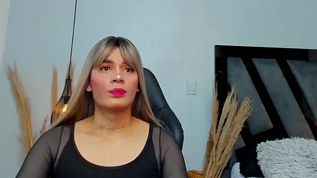 Amelia Brixton online show from November 25, 6:35 am