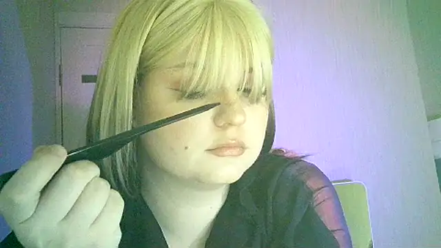 Snapshot of Roman_Moore chatting on October 22, 11:26 pm Roman Moore online show from October 22, 11:26 pm