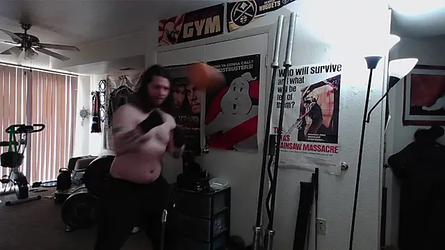 biggerisbetter12 online show from March 14, 8:36 pm