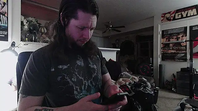 biggerisbetter12 online show from March 18, 7:44 am