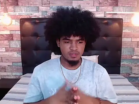 Snapshot of JaicobJones chatting on October 18, 1:30 am JaicobJones online show from October 18, 1:30 am