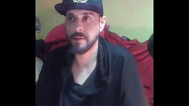 Snapshot of aleytoni chatting on November 4, 1:05 am aleytoni online show from November 4, 1:05 am