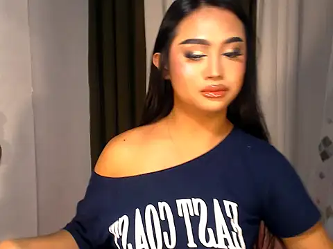 Snapshot of BigBrownCock_Candice chatting on November 25, 4:51 pm BigBrownCock Candice online show from November 25, 4:51 pm