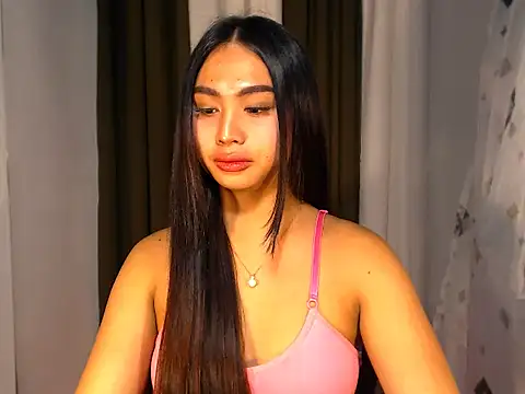 Snapshot of BigBrownCock_Candice chatting on December 5, 5:09 pm BigBrownCock Candice online show from December 5, 5:09 pm