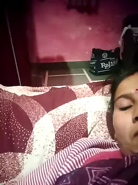 OliveGreen22 online show from November 24, 12:32 am