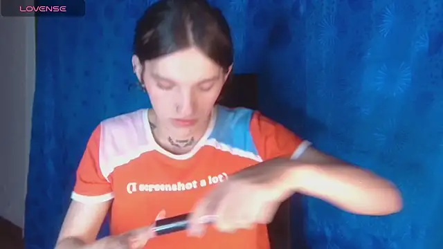 Snapshot of Scarlett_crastrawberry chatting on October 30, 10:10 pm Scarlett crastrawberry online show from October 30, 10:10 pm