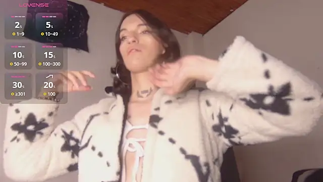 Snapshot of Scarlett_crastrawberry chatting on November 27, 9:06 pm Scarlett crastrawberry online show from November 27, 9:06 pm