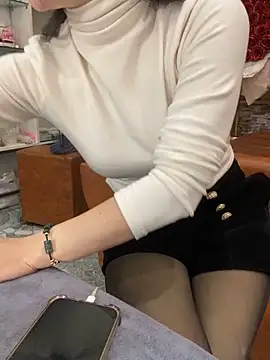 Snapshot of Phale2x chatting on November 21, 7:18 am Phale2x online show from November 21, 7:18 am