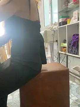 Snapshot of Phale2x chatting on November 26, 2:12 am Phale2x online show from November 26, 2:12 am