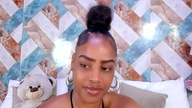 Snapshot of gigi_mane chatting on October 17, 7:38 pm gigi mane online show from October 17, 7:38 pm