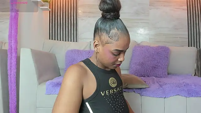 Snapshot of gigi_mane chatting on October 27, 9:30 pm gigi mane online show from October 27, 9:30 pm