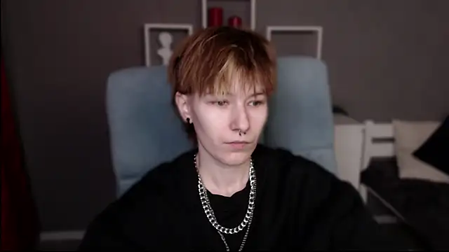 Snapshot of guitarandangell chatting on February 19, 8:54 am guitarandangell online show from February 19, 8:54 am