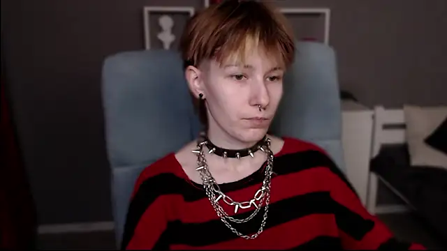 Snapshot of guitarandangell chatting on February 20, 8:16 am guitarandangell online show from February 20, 8:16 am