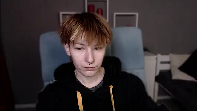 Snapshot of guitarandangell chatting on February 24, 11:08 am guitarandangell online show from February 24, 11:08 am