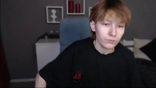 Snapshot of guitarandangell chatting on March 6, 11:50 am guitarandangell online show from March 6, 11:50 am