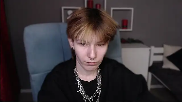 Snapshot of guitarandangell chatting on March 11, 12:44 pm guitarandangell online show from March 11, 12:44 pm