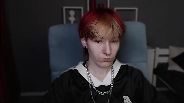 Snapshot of guitarandangell chatting on March 16, 7:34 am guitarandangell online show from March 16, 7:34 am