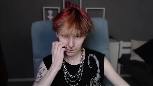 Snapshot of guitarandangell chatting on March 30, 12:17 pm guitarandangell online show from March 30, 12:17 pm