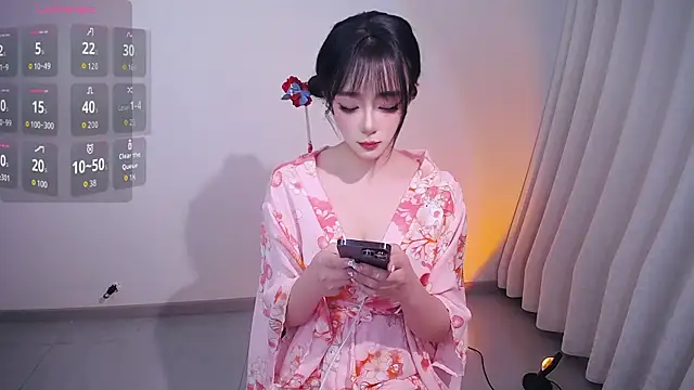 Snapshot of Kinadolly chatting on May 12, 2:25 pm Kinadolly online show from May 12, 2:25 pm