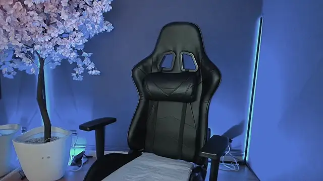 Snapshot of LuanEter chatting on November 26, 2:18 pm LuanEter online show from November 26, 2:18 pm