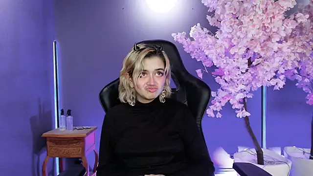 Navier   online show from November 11, 8:42 pm