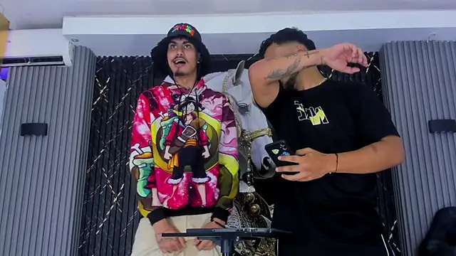 handsome boys22 online show from December 15, 4:22 pm