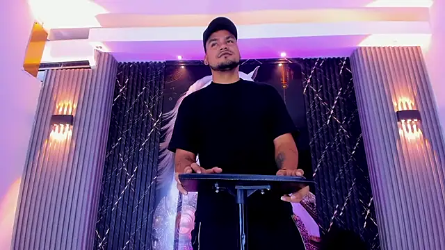 handsome boys22 online show from January 19, 1:15 pm