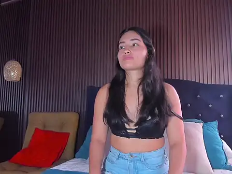 Snapshot of ViolettRouse chatting on November 16, 4:56 pm ViolettRouse online show from November 16, 4:56 pm