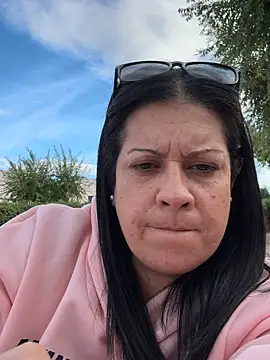 Snapshot of Milfs1982 chatting on October 19, 4:07 pm Milfs1982 online show from October 19, 4:07 pm
