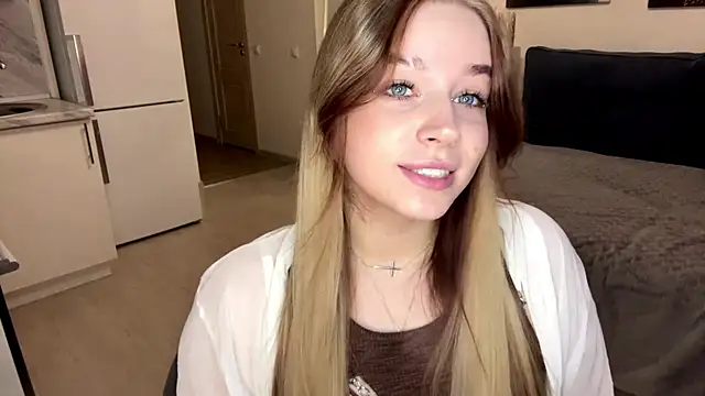 Snapshot of Babymoney_2007 chatting on November 8, 9:46 pm Babymoney 2007 online show from November 8, 9:46 pm