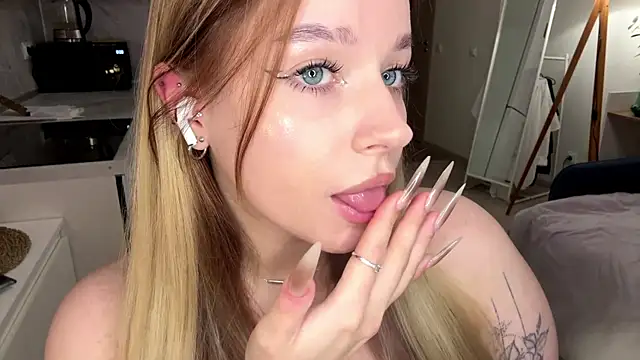 Snapshot of Babymoney_2007 chatting on November 18, 9:19 pm Babymoney 2007 online show from November 18, 9:19 pm