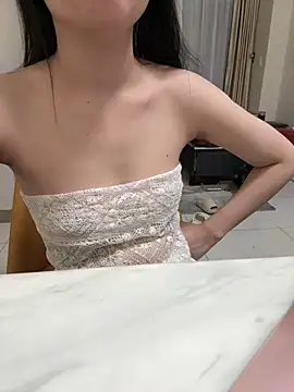 Snapshot of Minhee22 chatting on November 8, 5:45 pm Minhee22 online show from November 8, 5:45 pm