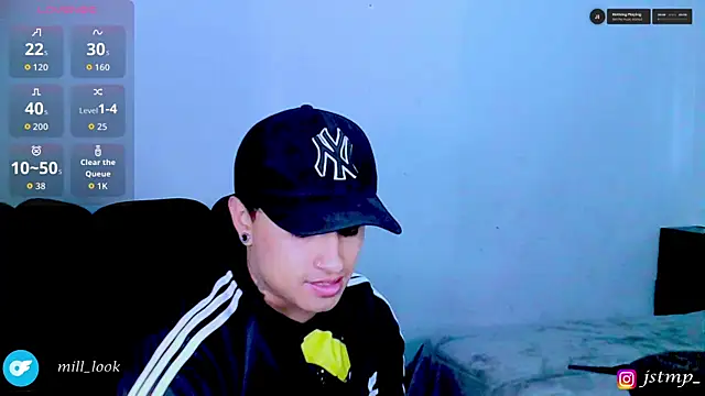 jhon mendoza  online show from November 27, 8:55 pm