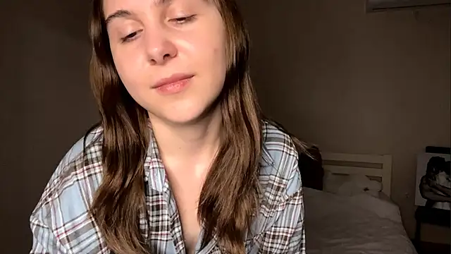 Snapshot of MyraLitterers chatting on December 13, 7:53 pm MyraLitterers online show from December 13, 7:53 pm