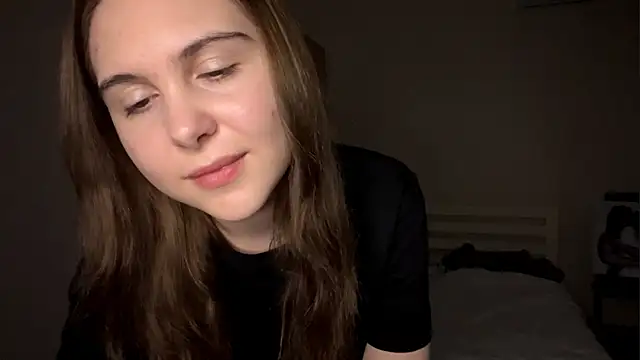 Snapshot of MyraLitterers chatting on December 14, 3:17 pm MyraLitterers online show from December 14, 3:17 pm